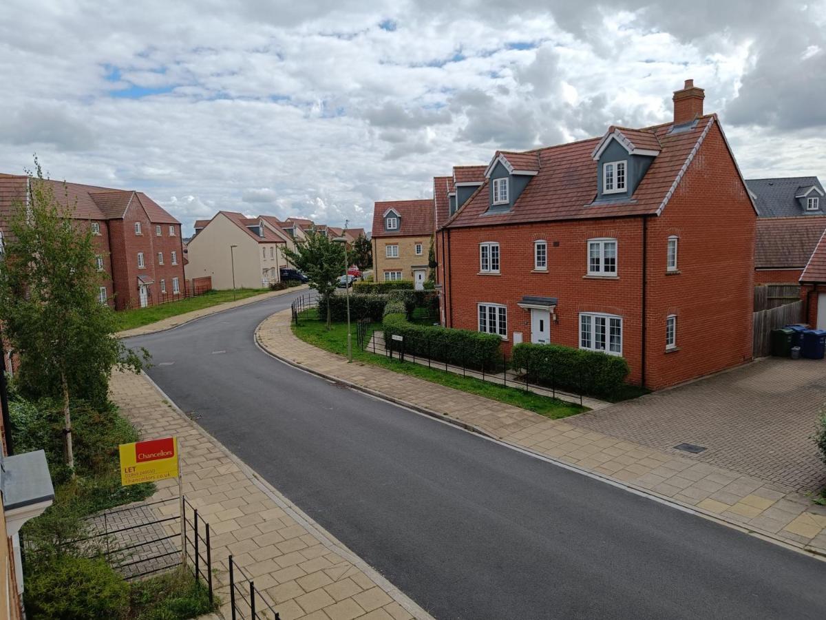 3 Bedroom Townhouse Near Bicester Village Eksteriør bilde